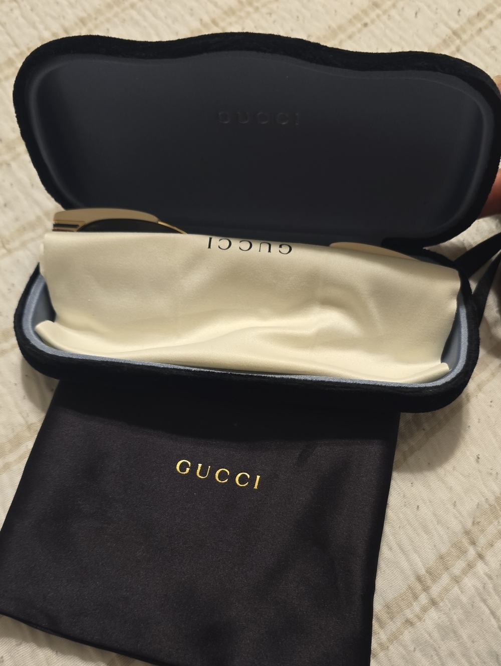 Gucci Black Sunglasses Case with Cream Cloth